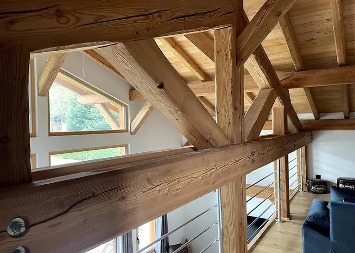 Megeve Demi Quartier Chalet 12 P